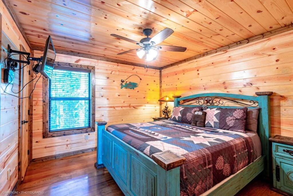 Iron Horse Lodge Sleeps 18, Games, Fire Pit, Hot Tub, Ev, More Broken Bow Zewnętrze zdjęcie