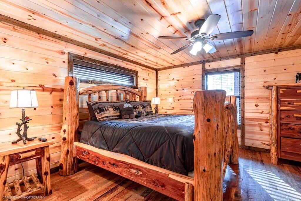 Iron Horse Lodge Sleeps 18, Games, Fire Pit, Hot Tub, Ev, More Broken Bow Zewnętrze zdjęcie