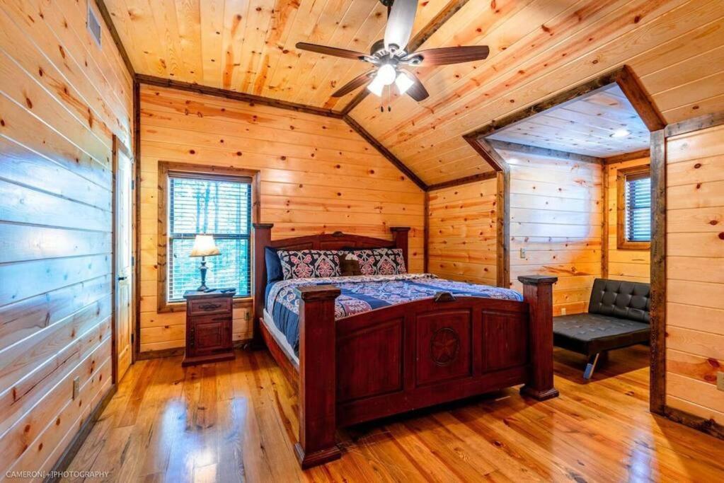 Iron Horse Lodge Sleeps 18, Games, Fire Pit, Hot Tub, Ev, More Broken Bow Zewnętrze zdjęcie