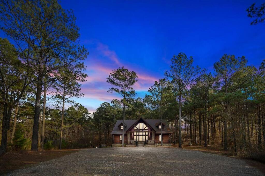 Iron Horse Lodge Sleeps 18, Games, Fire Pit, Hot Tub, Ev, More Broken Bow Zewnętrze zdjęcie